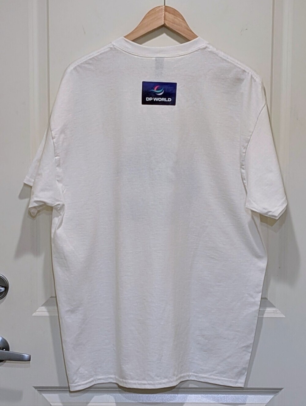 Three EUC Vancouver Canucks x DP World Logistics XL Orca Logo Tee Shirts - Picture 4 of 5